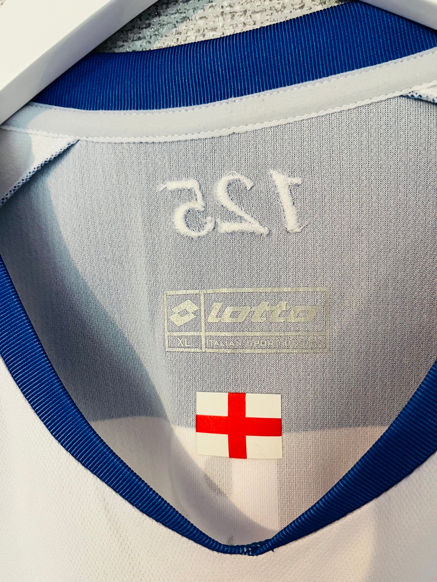 QPR Queens Park Rangers home football shirt 2011/12 Taarabt Large