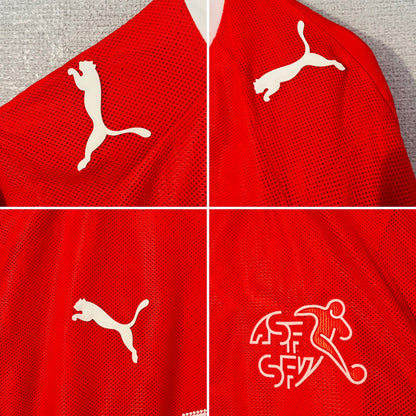 Switzerland home football shirt
Euro 2008 Hakan Yakin Large BNWTs