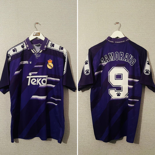 Real Madrid away football shirt
1994/96 Zamorano XL