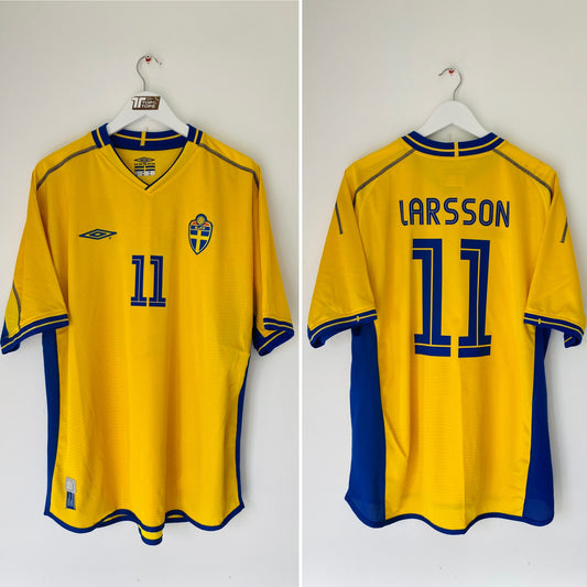 Sweden home football shirt   Euro 2004 Larsson XL