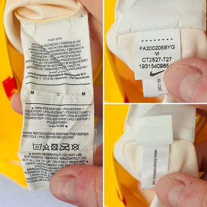 Barcelona fourth Senyera football shirt 2019/20 Suarez Medium