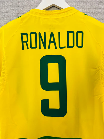 Brazil home football shirt
W/C 2002 Ronaldo Medium
