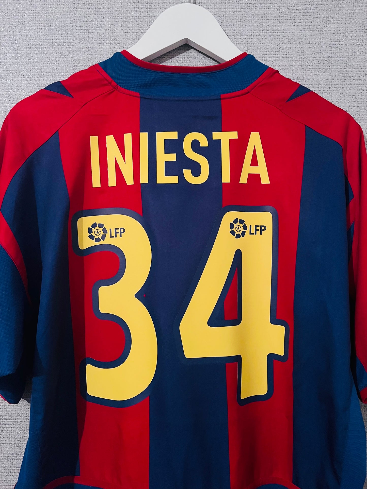 Barcelona home football shirt 2002/04 Iniesta Large