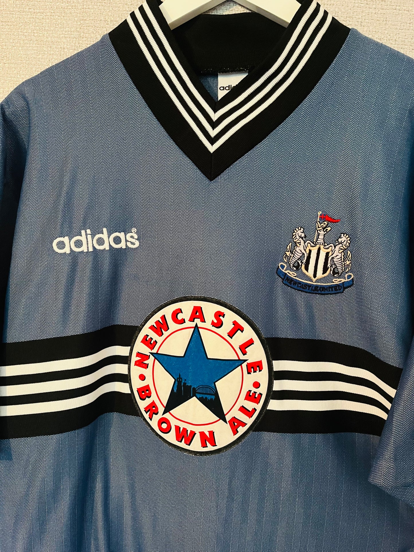 Newcastle United away football shirt 1996/97 Ginola Large