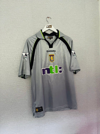 Aston Villa away football shirt
2001/02 Merson Medium