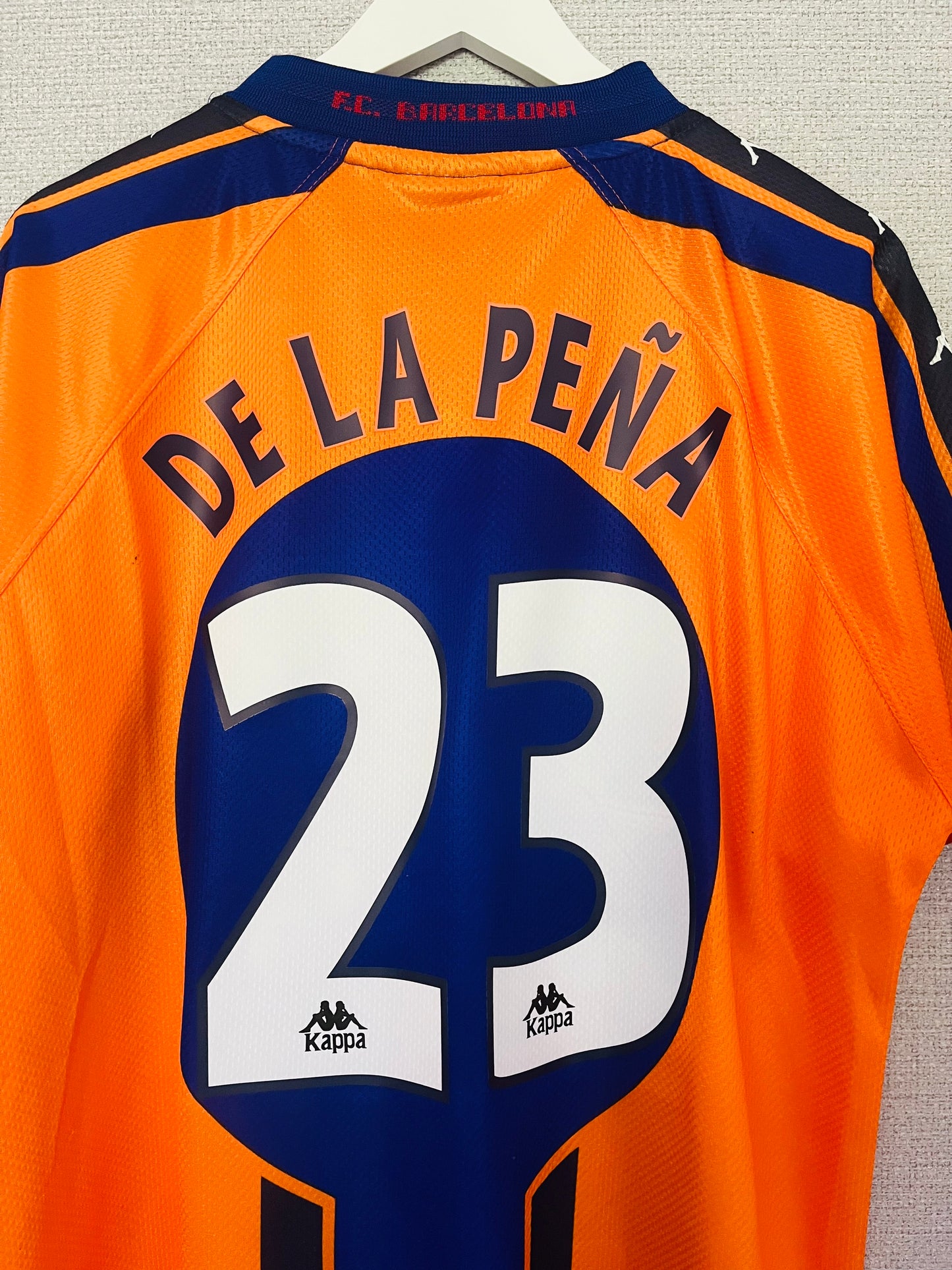 Barcelona away football shirt 1997/98 De La Pena Large