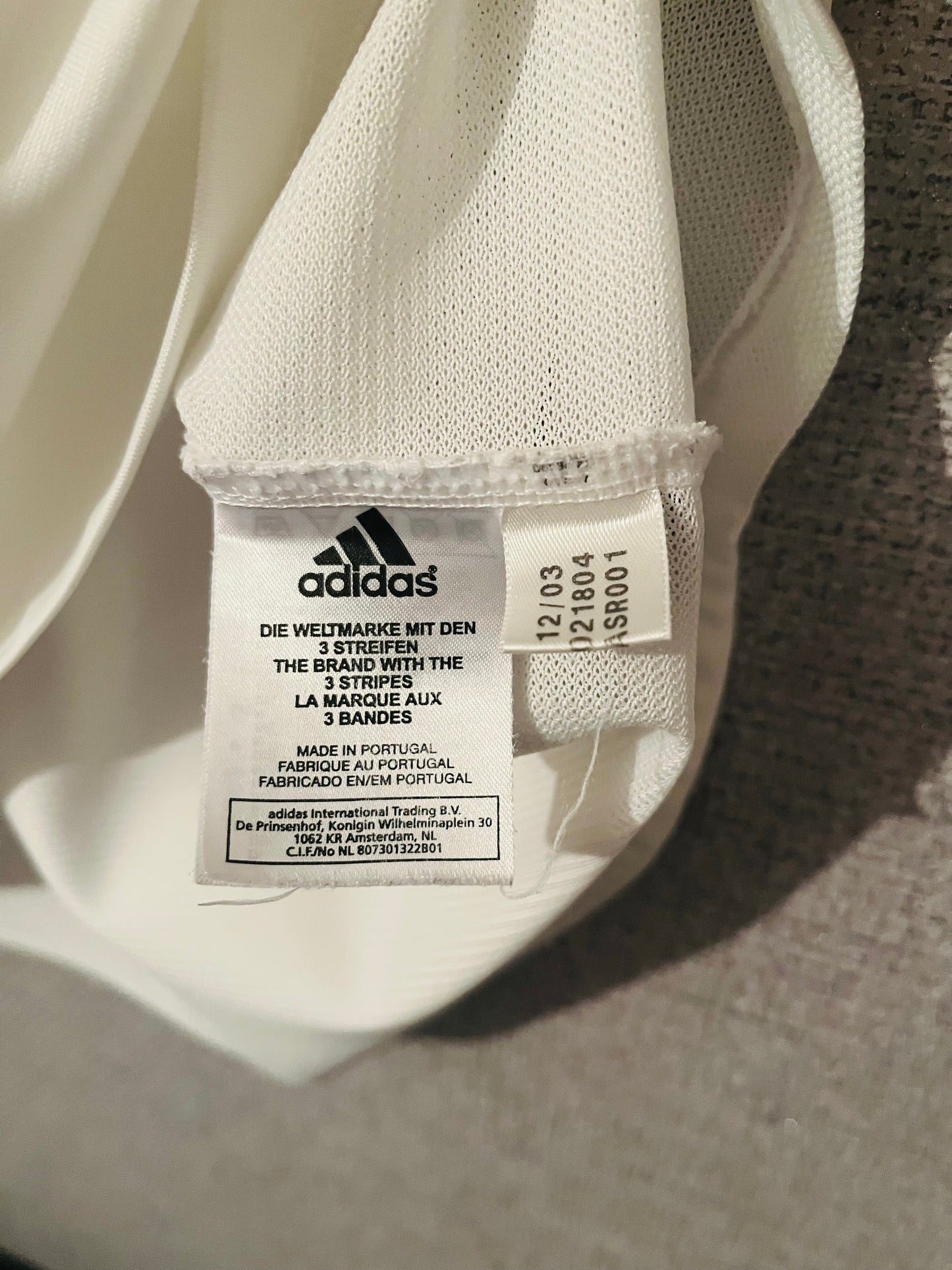 Real Madrid home football shirt 2003/04 R9 Medium