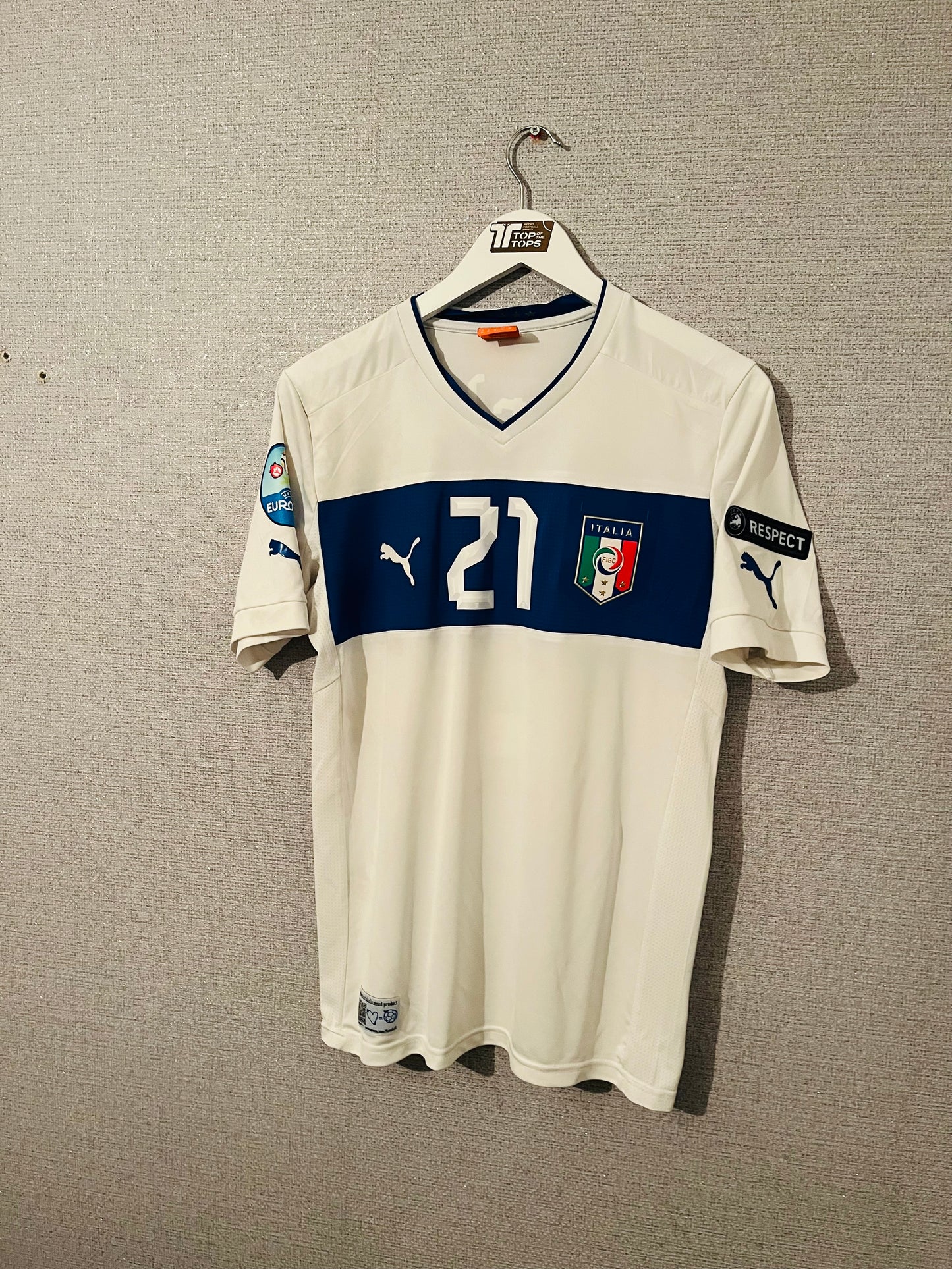 Italy away football shirt
Euro 2012 Pirlo Medium