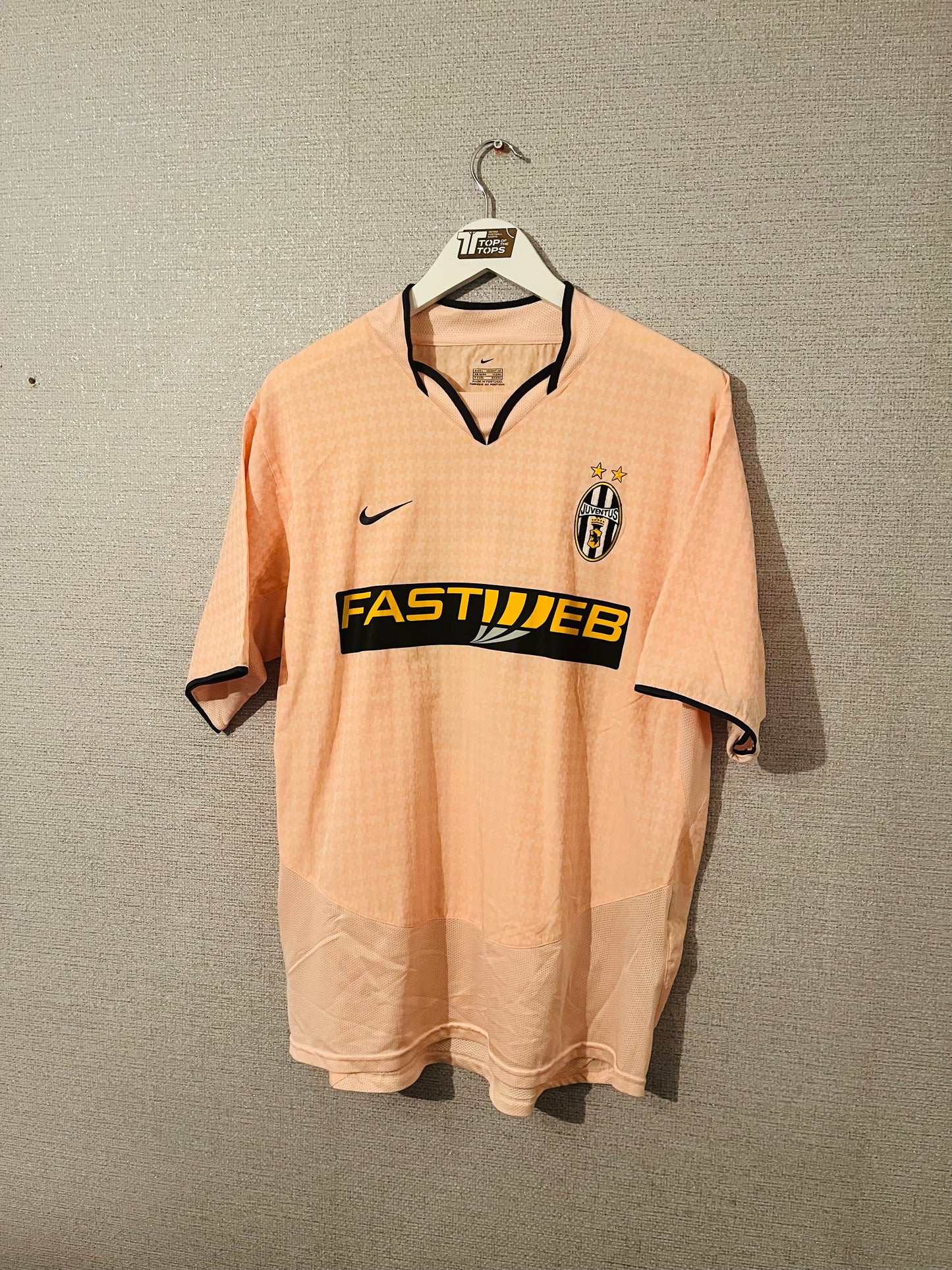 Juventus away football shirt
2003/04 Salas Large