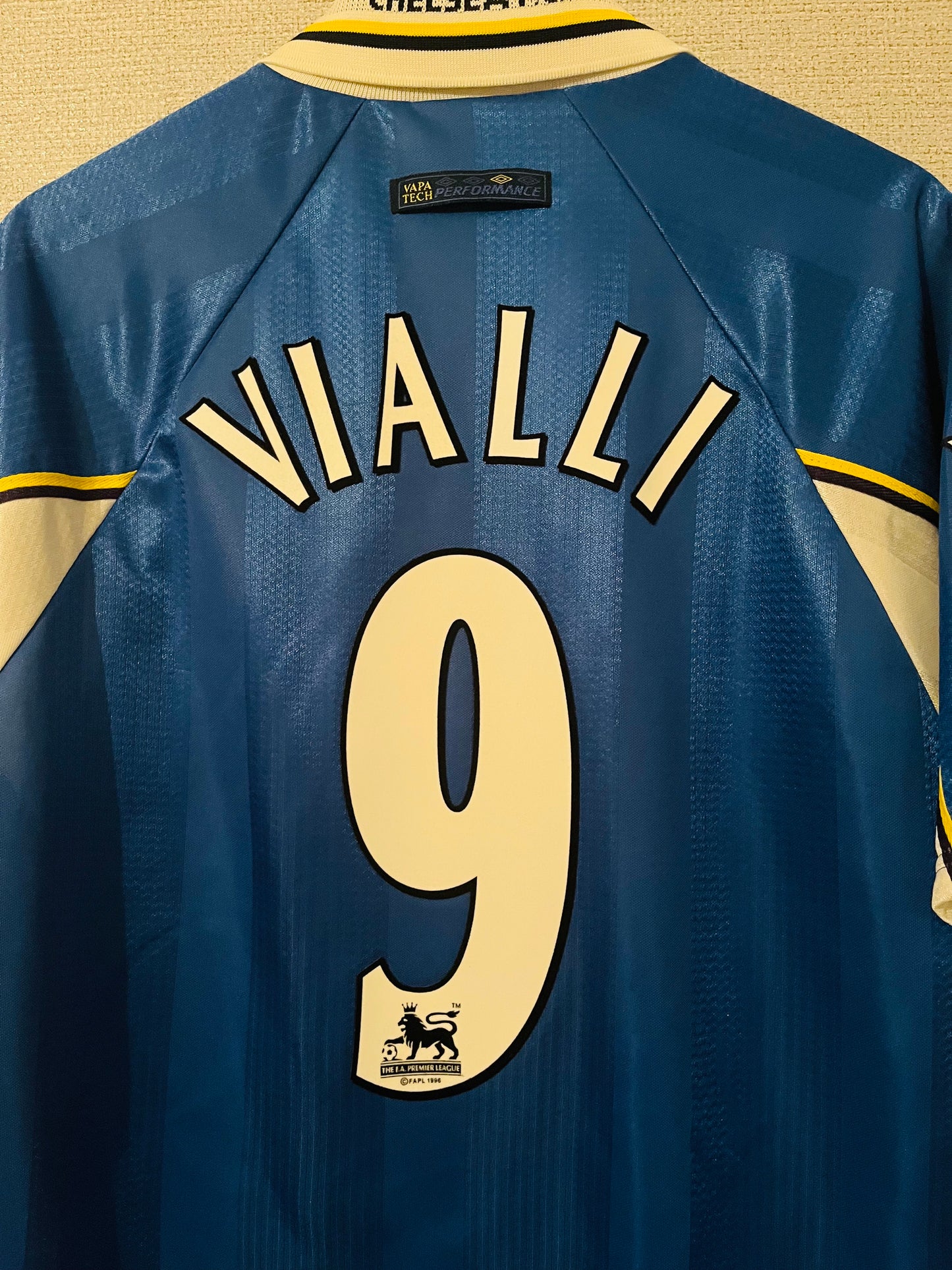 Chelsea home football shirt 1997/98 Vialli Medium