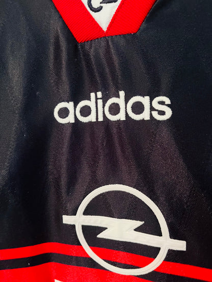 Bayern Munich home football shirt 1997/98 Matthaus Large