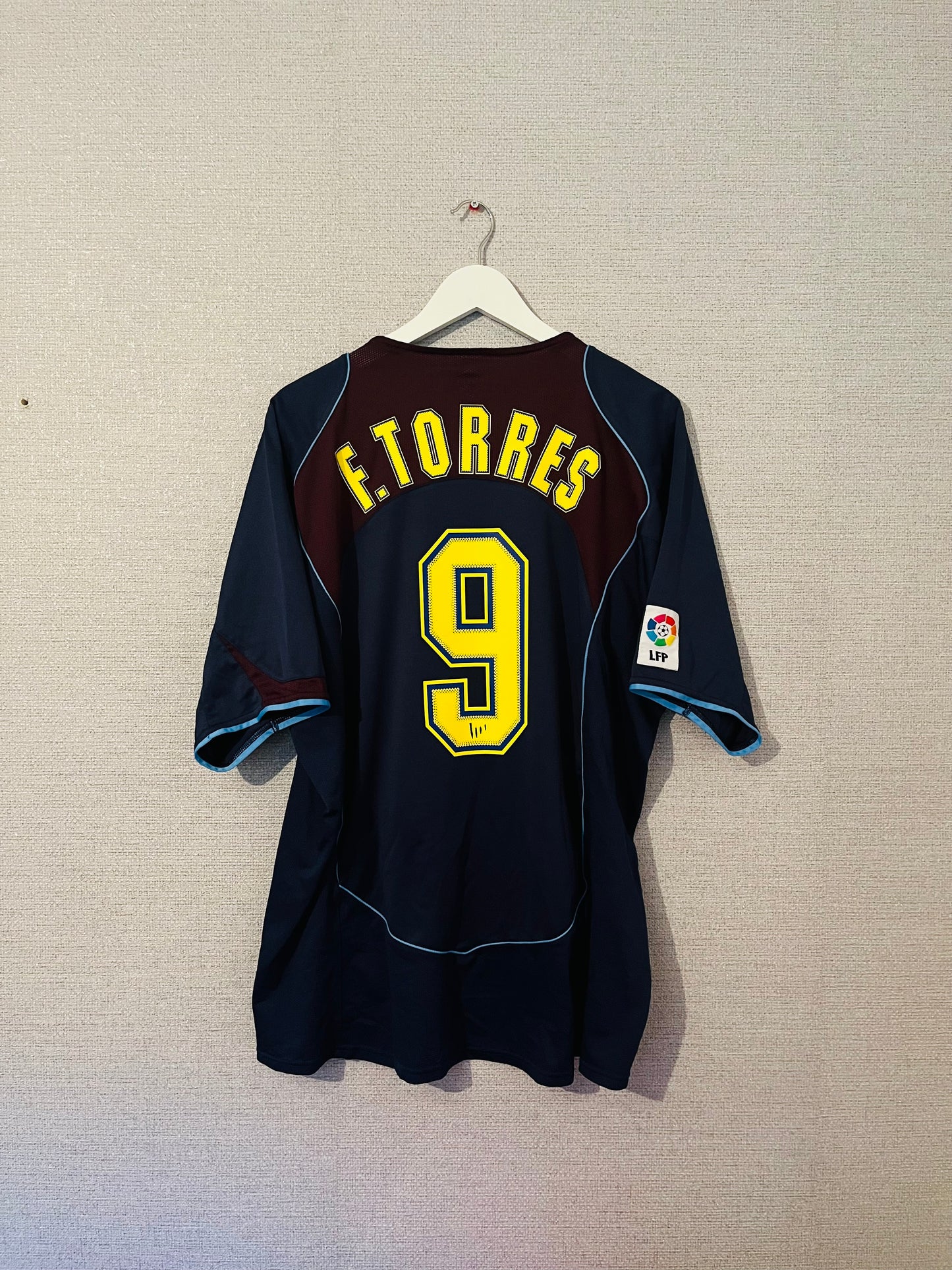 Atletico Madrid away football shirt
2004/05 Torres XXL