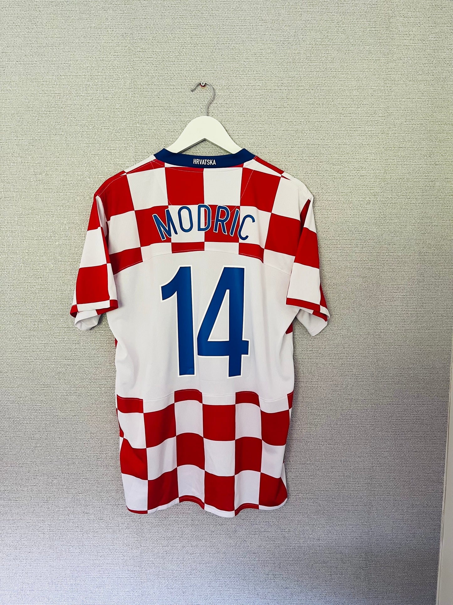 Croatia home football shirt Euro 2008 Modric Large