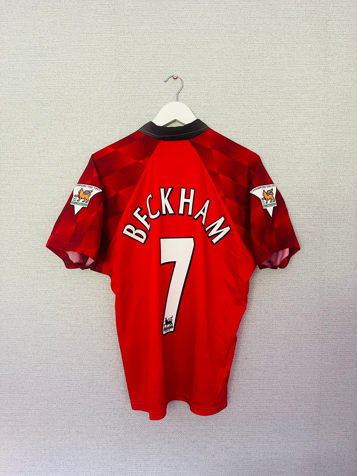 Manchester United home football shirt 1997/98 Beckham Medium