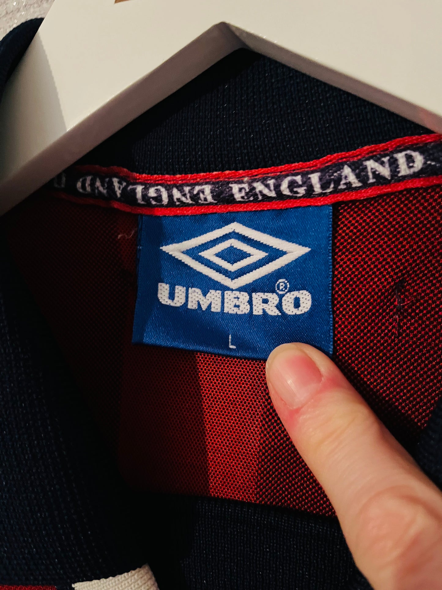 England away football shirt
1997/98 Gascoigne Large