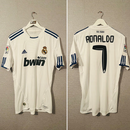 Real Madrid home football shirt
2010/11 CR7 Medium