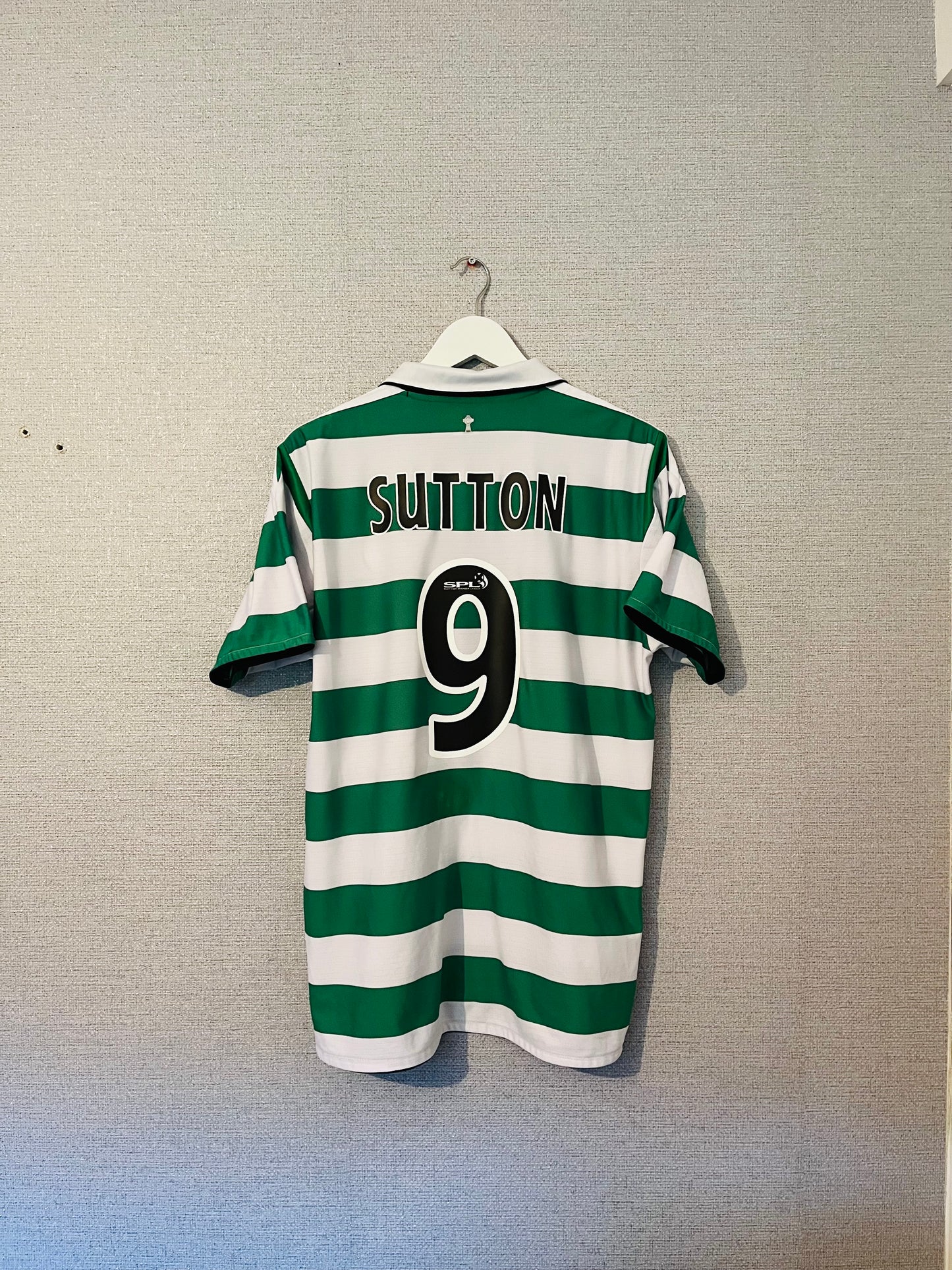 Glasgow Celtic home football shirt
2004/05 Sutton Large