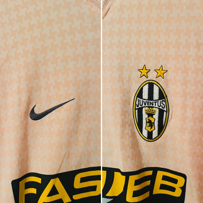 Juventus away football shirt
2003/04 Salas Large