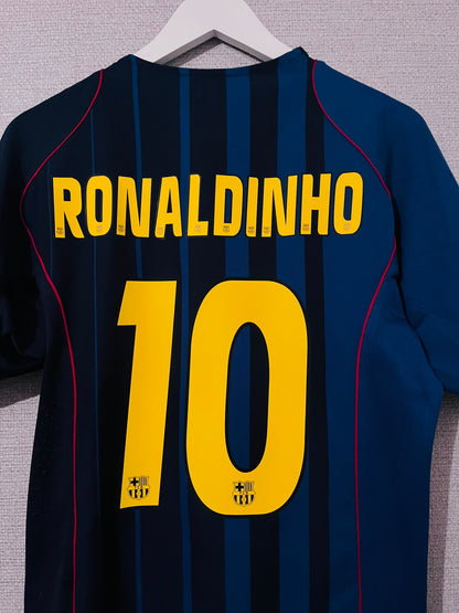 Barcelona away football shirt 2004/05 Ronaldinho Medium
