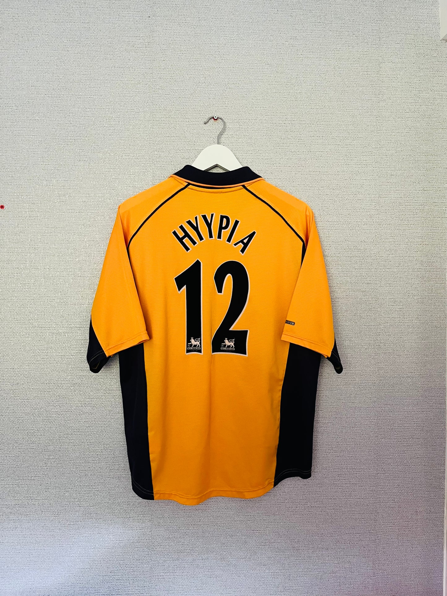 Liverpool away football shirt 2000/02 Hyypia Large