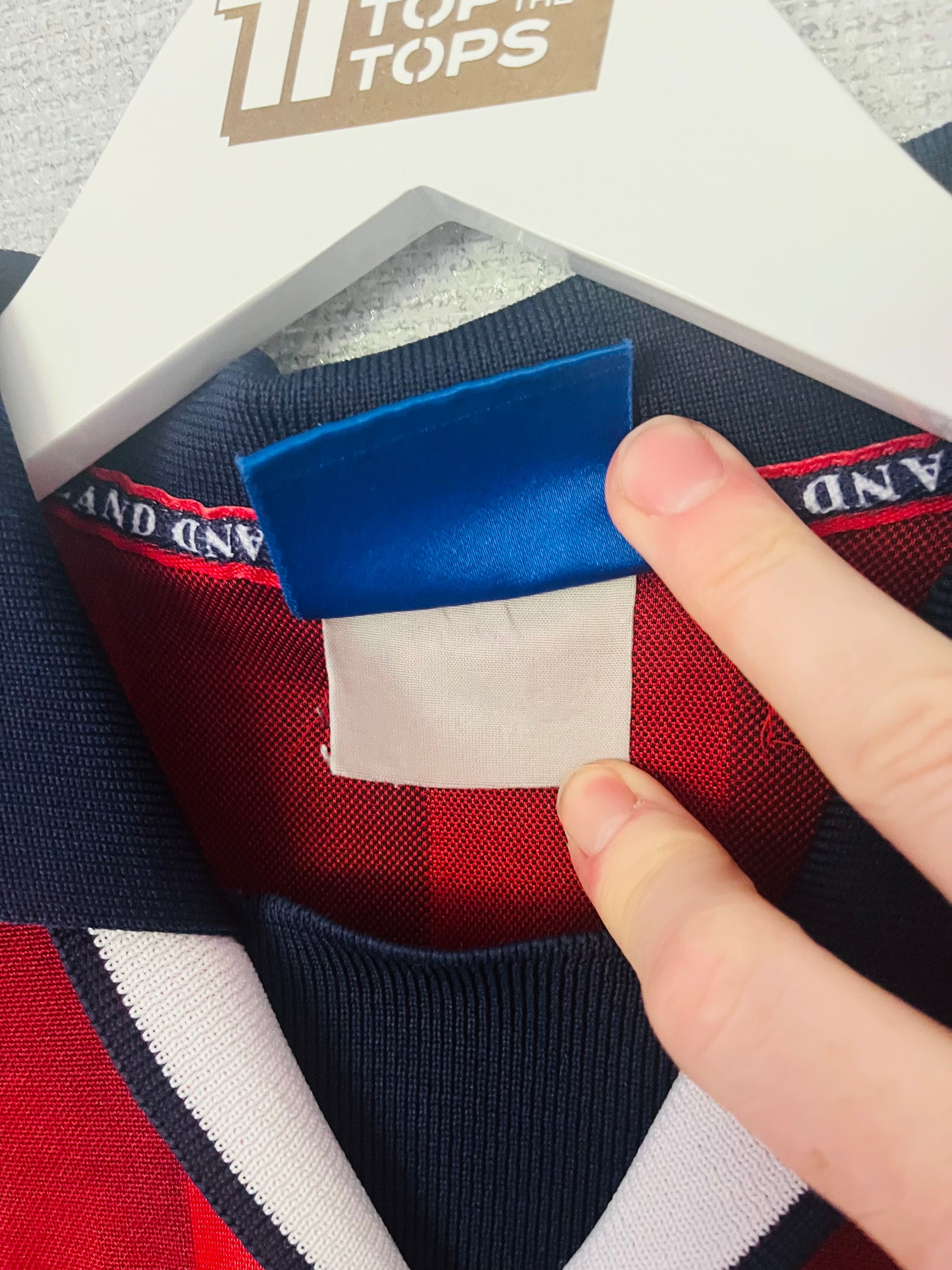 England away football shirt
W/C 1998 Beckham XL