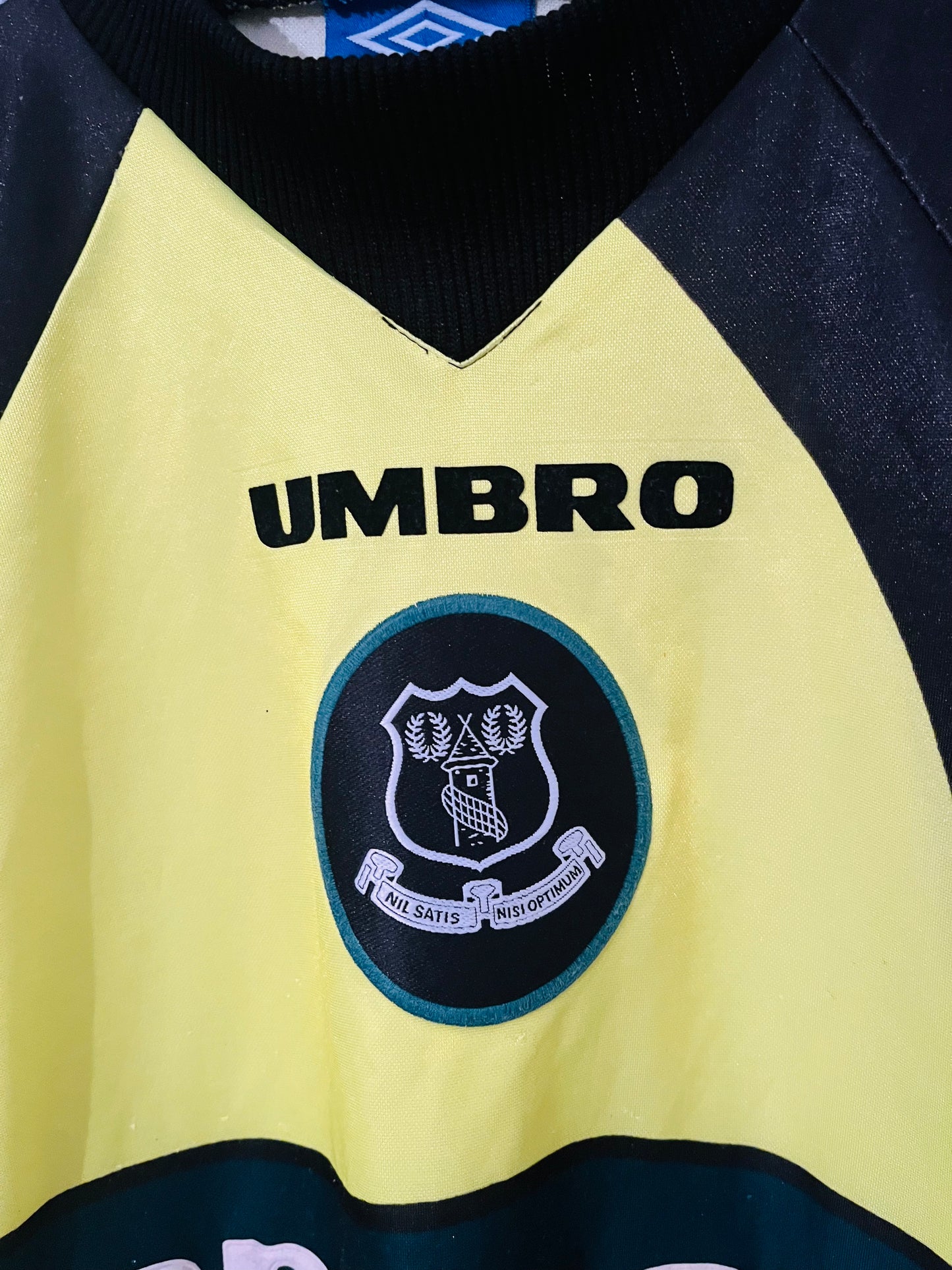 Everton goalkeeper football shirt 1997/99 Medium