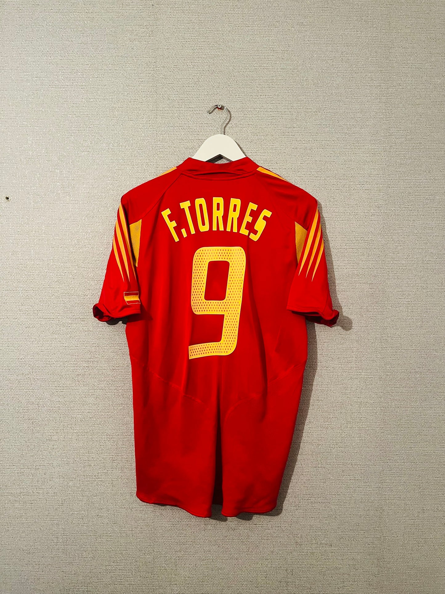 Spain home football shirt 2004/06 Torres Medium