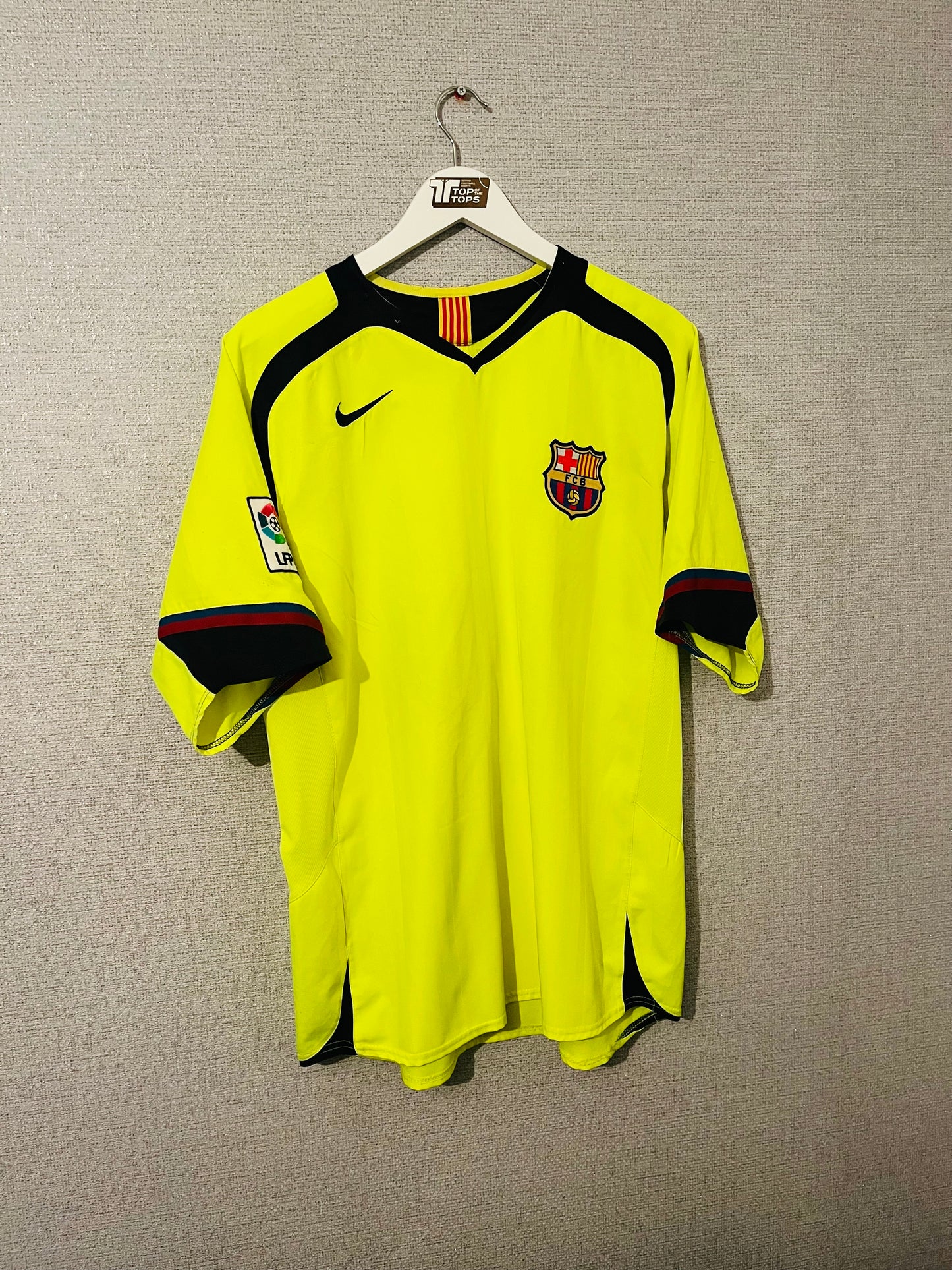 Barcelona away football shirt 2005/06 Ronaldinho Large