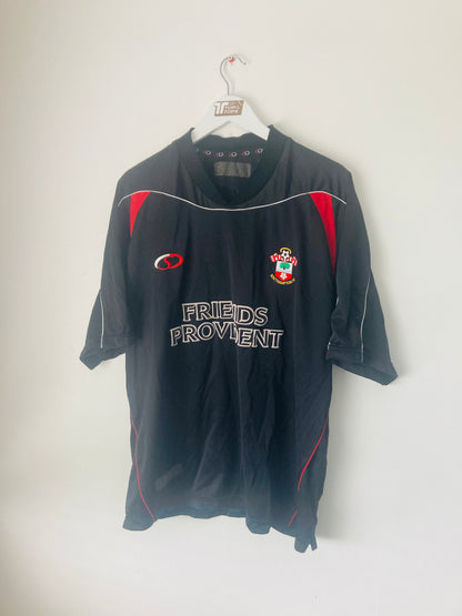 Southampton away football shirt
2001/02 XL