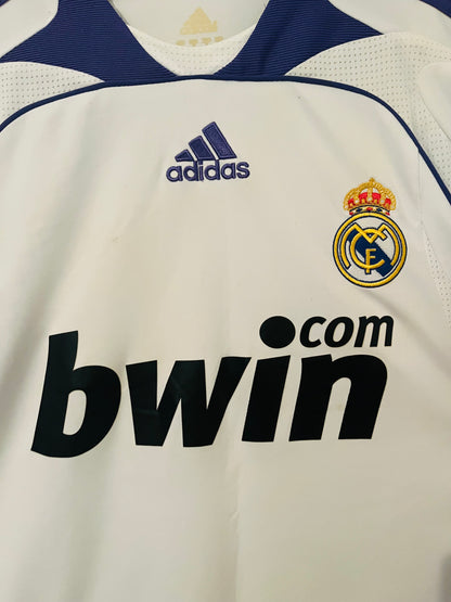 Real Madrid home football shirt
2007/08 Guti Medium