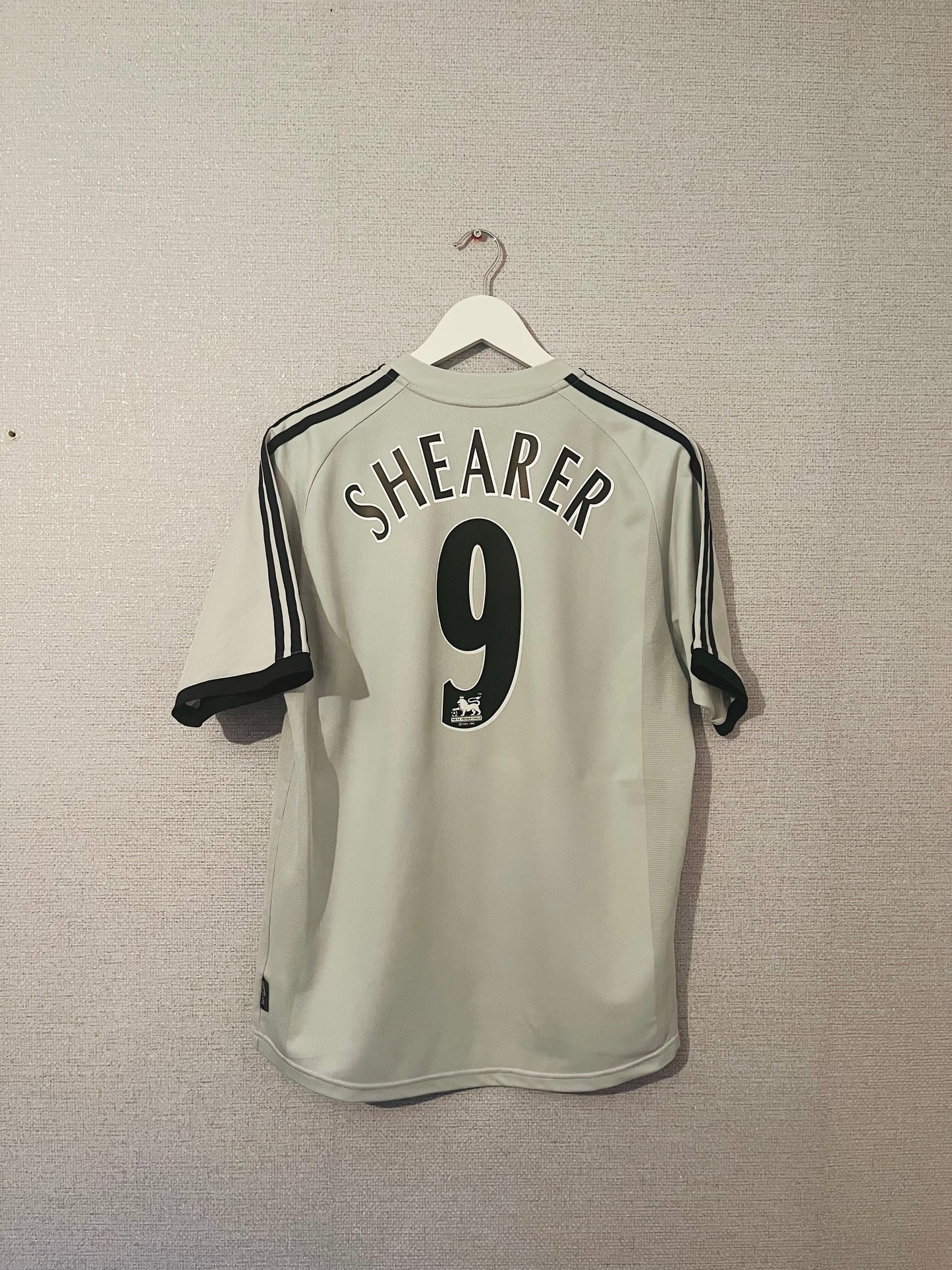 Newcastle United away football shirt 2002/03 Shearer Medium
