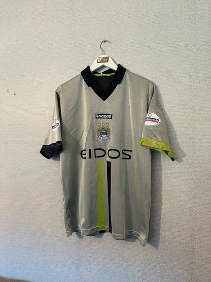 Manchester City away football shirt 2001/02 Goater Large