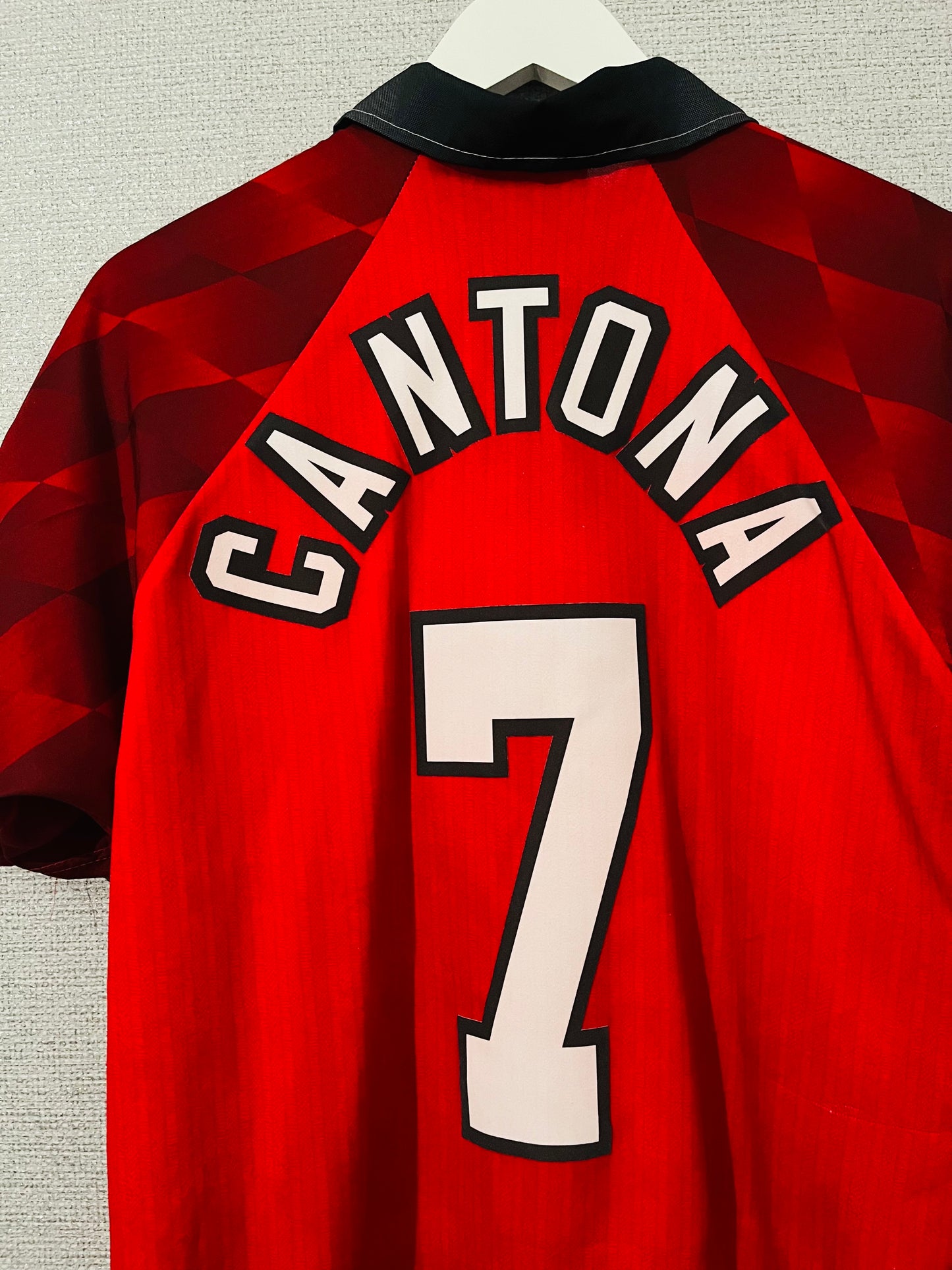 Manchester United home football shirt 1996/97 Cantona Medium