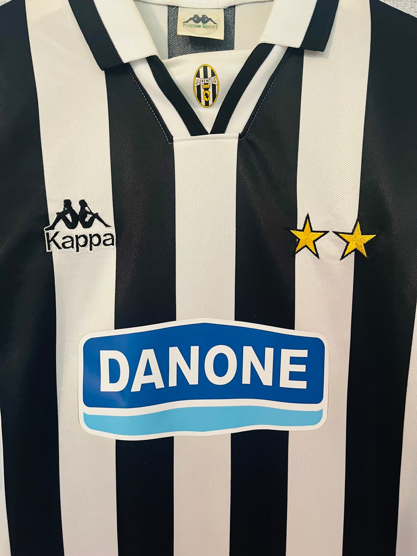 Juventus home football shirt
1994/95 No.10 (Del Piero) Large