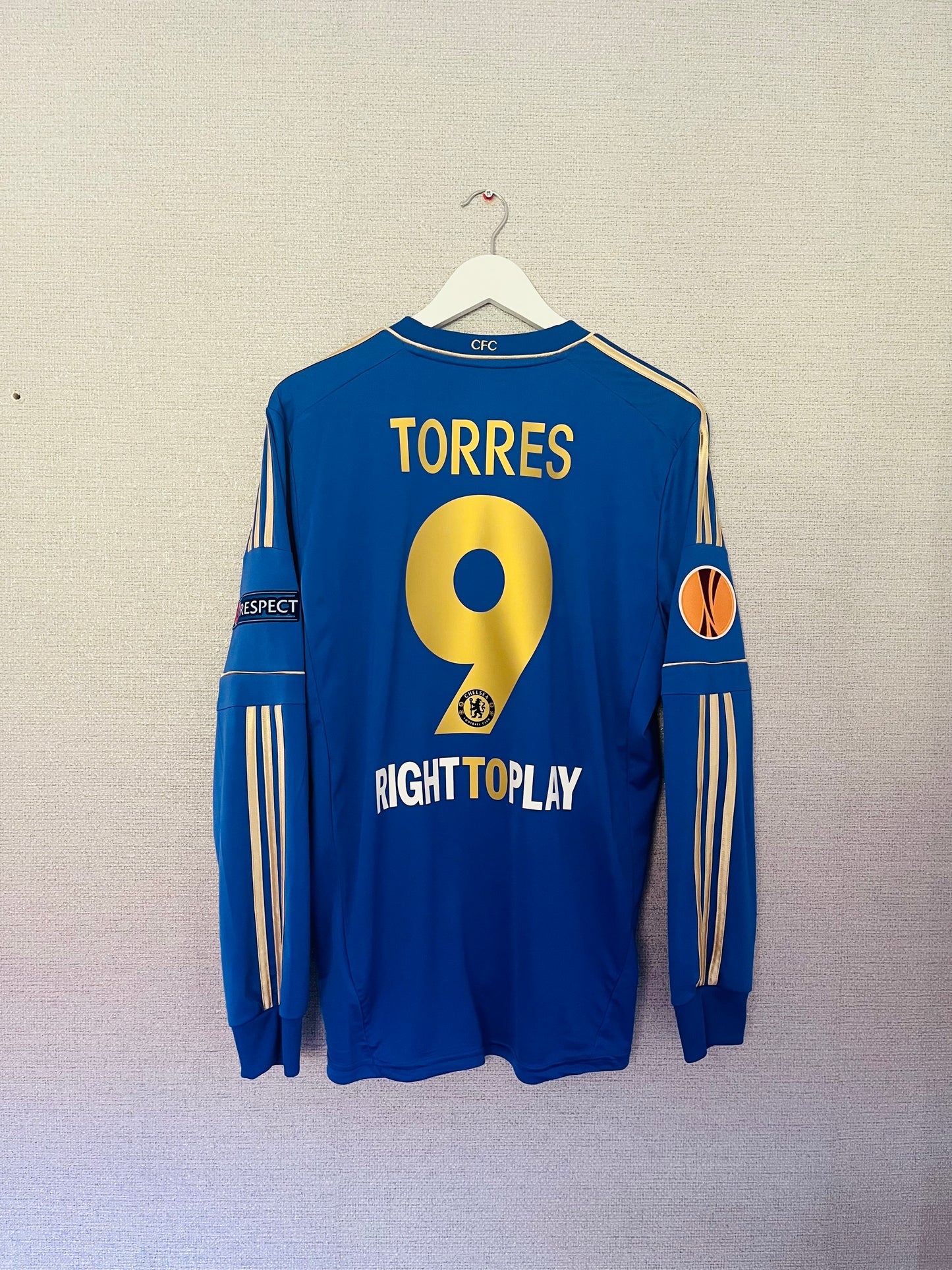 Chelsea home football shirt
2012/13 Torres Large