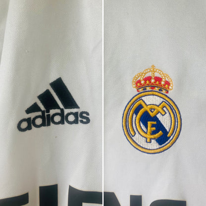 Real Madrid home football shirt
2004/05 Zidane XL