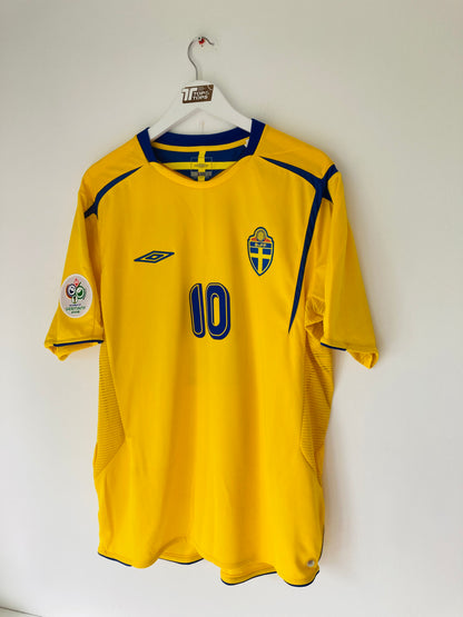 Sweden home football shirt     W/C 2006 Zlatan XL