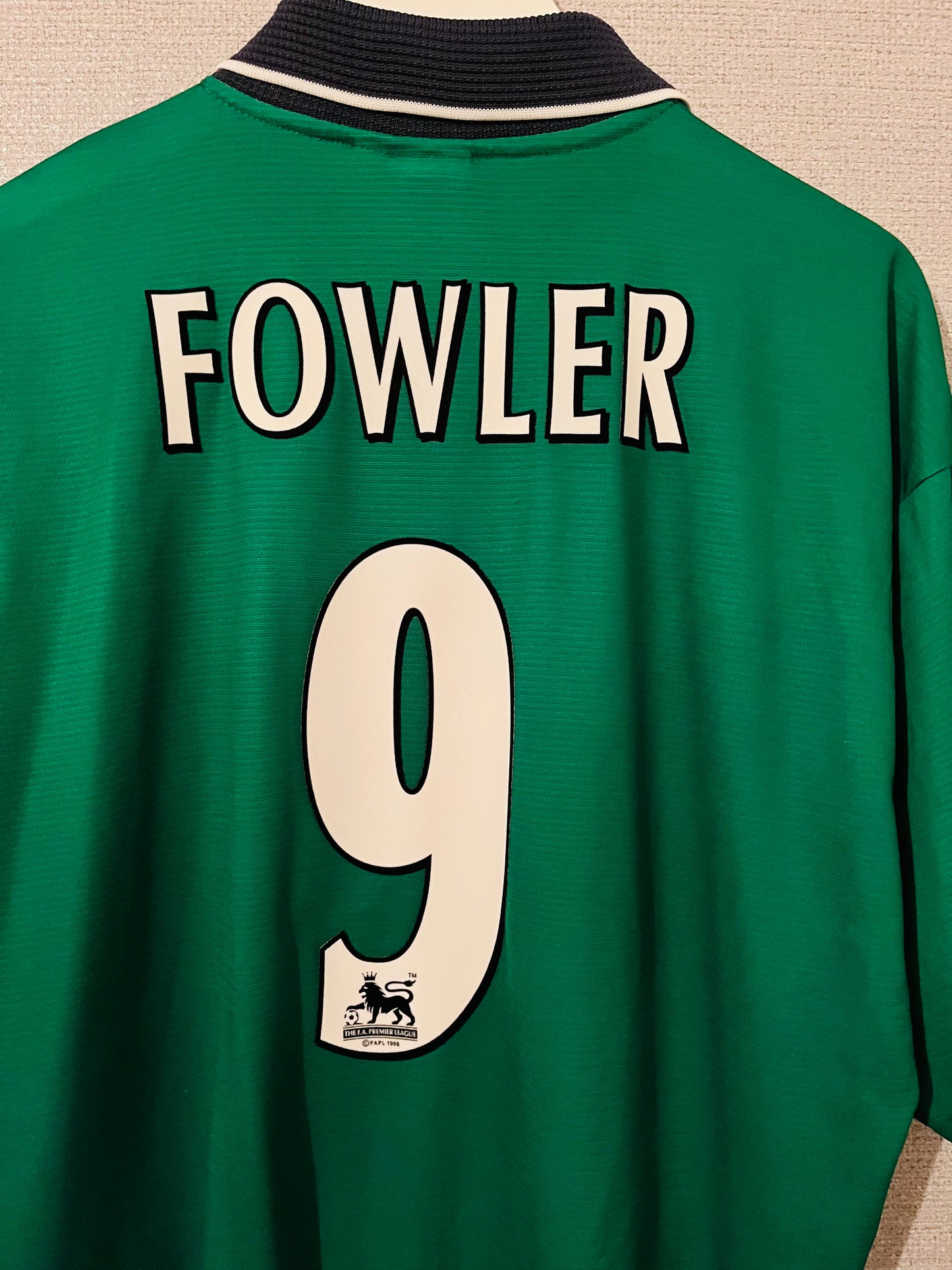 Liverpool away football shirt
1999/2000 Fowler XL