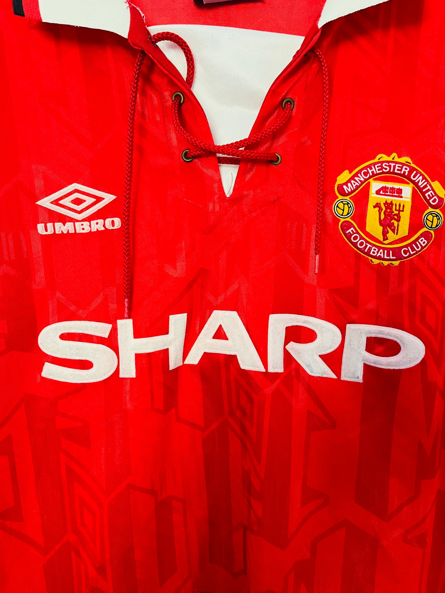Manchester United home football shirt
1992/94 Hughes XL