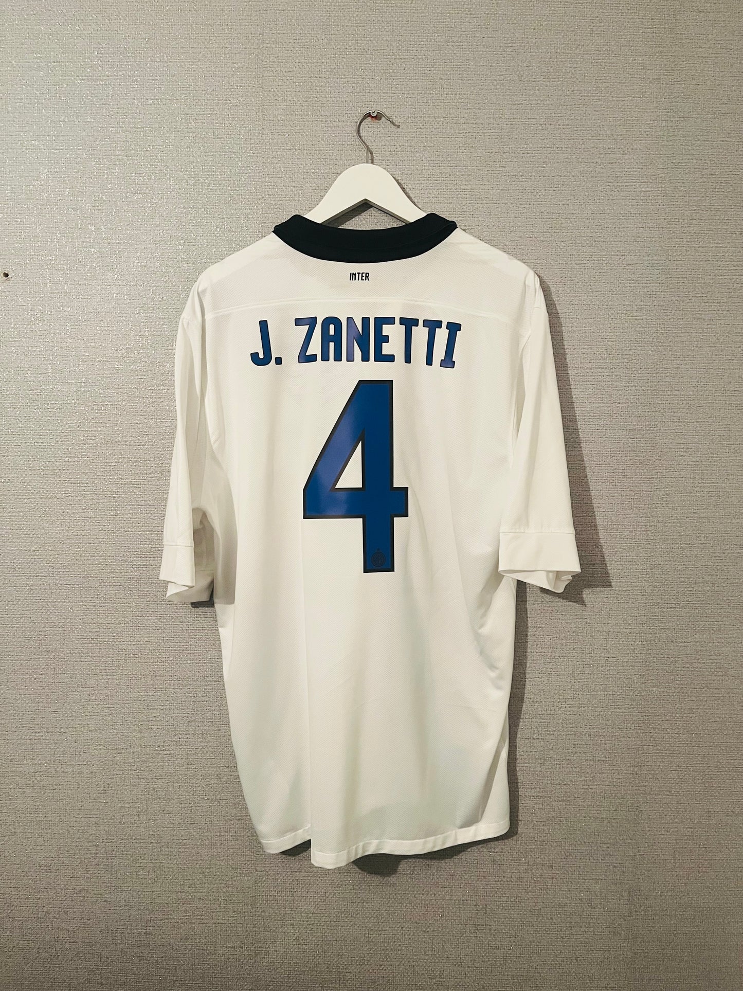 Inter Milan away football shirt
2011/12 Zanetti XL