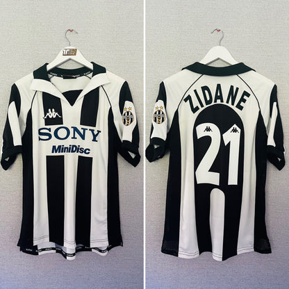 Juventus home football shirt 1997/98 Zidane Medium