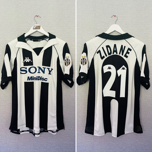 Juventus home football shirt 1997/98 Zidane Medium