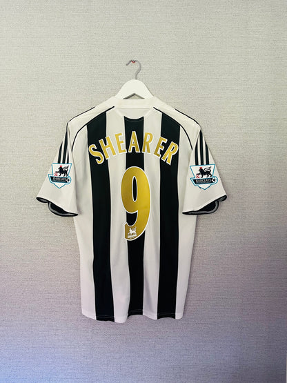 Newcastle United home football shirt 2005/07 Shearer Medium