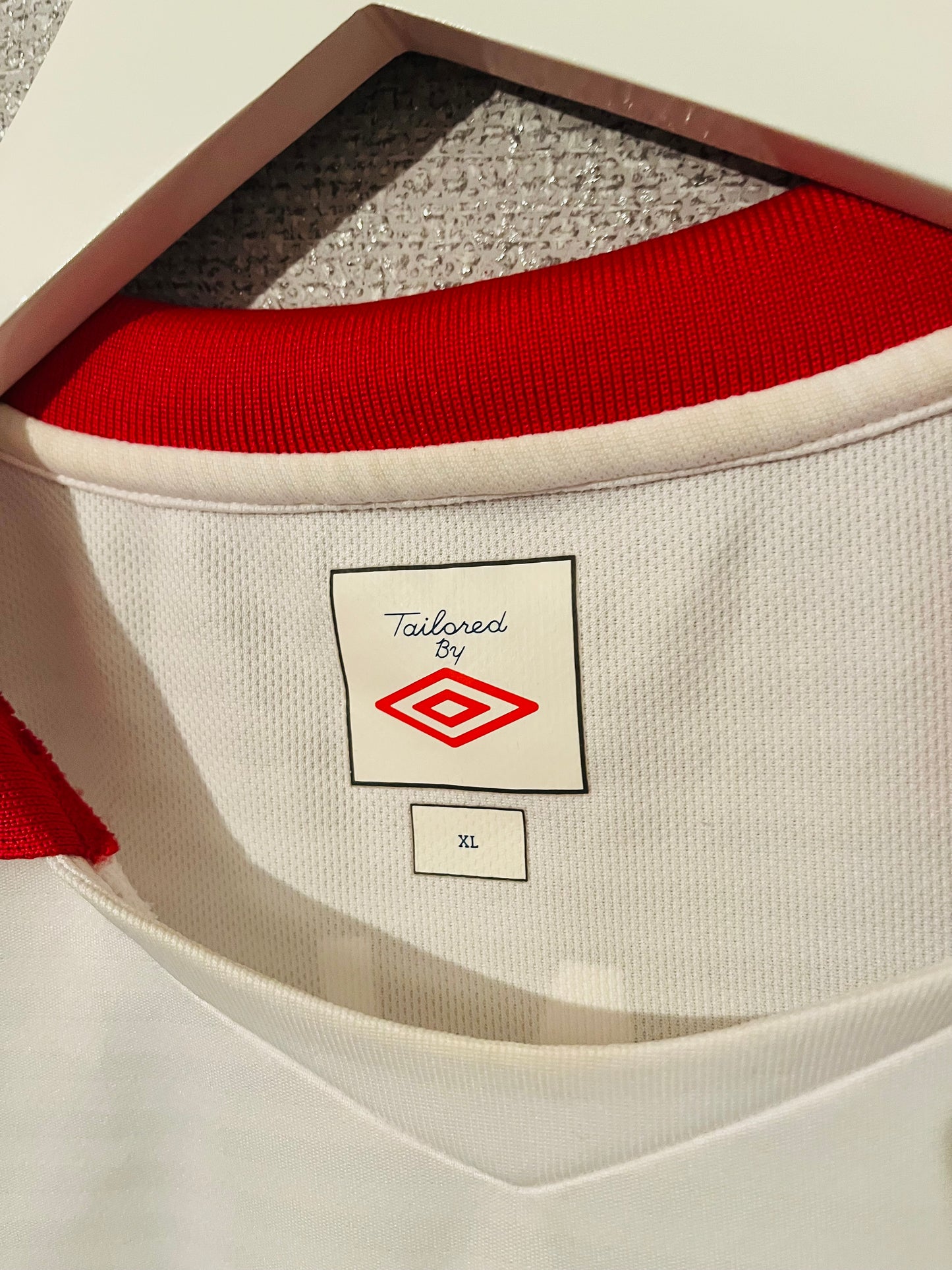 Wales away football shirt
2010/11 Bale XL