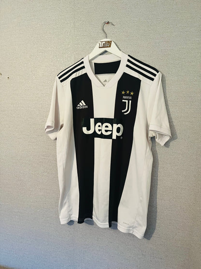 Juventus home football shirt 2018/19 CR7 Large