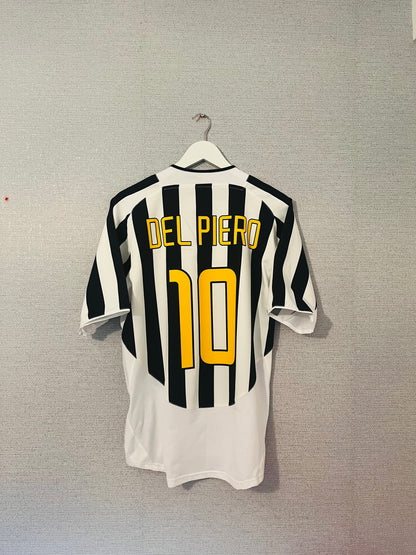 Juventus home football shirt
2003/04 Del Piero Medium