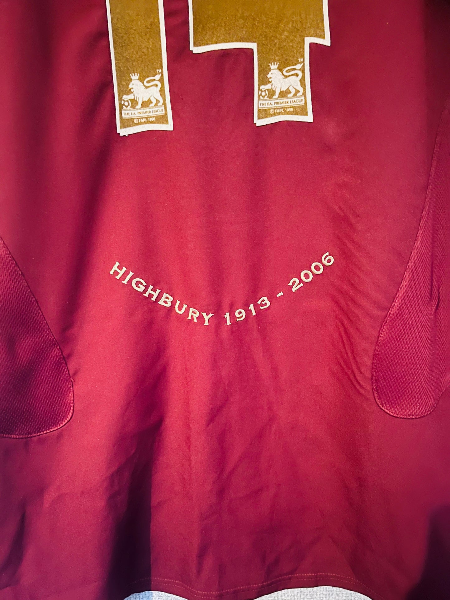 Arsenal home football shirt 2005/06 Henry Large