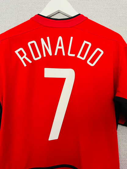 Manchester United home football shirt
2003/04 CR7 Medium