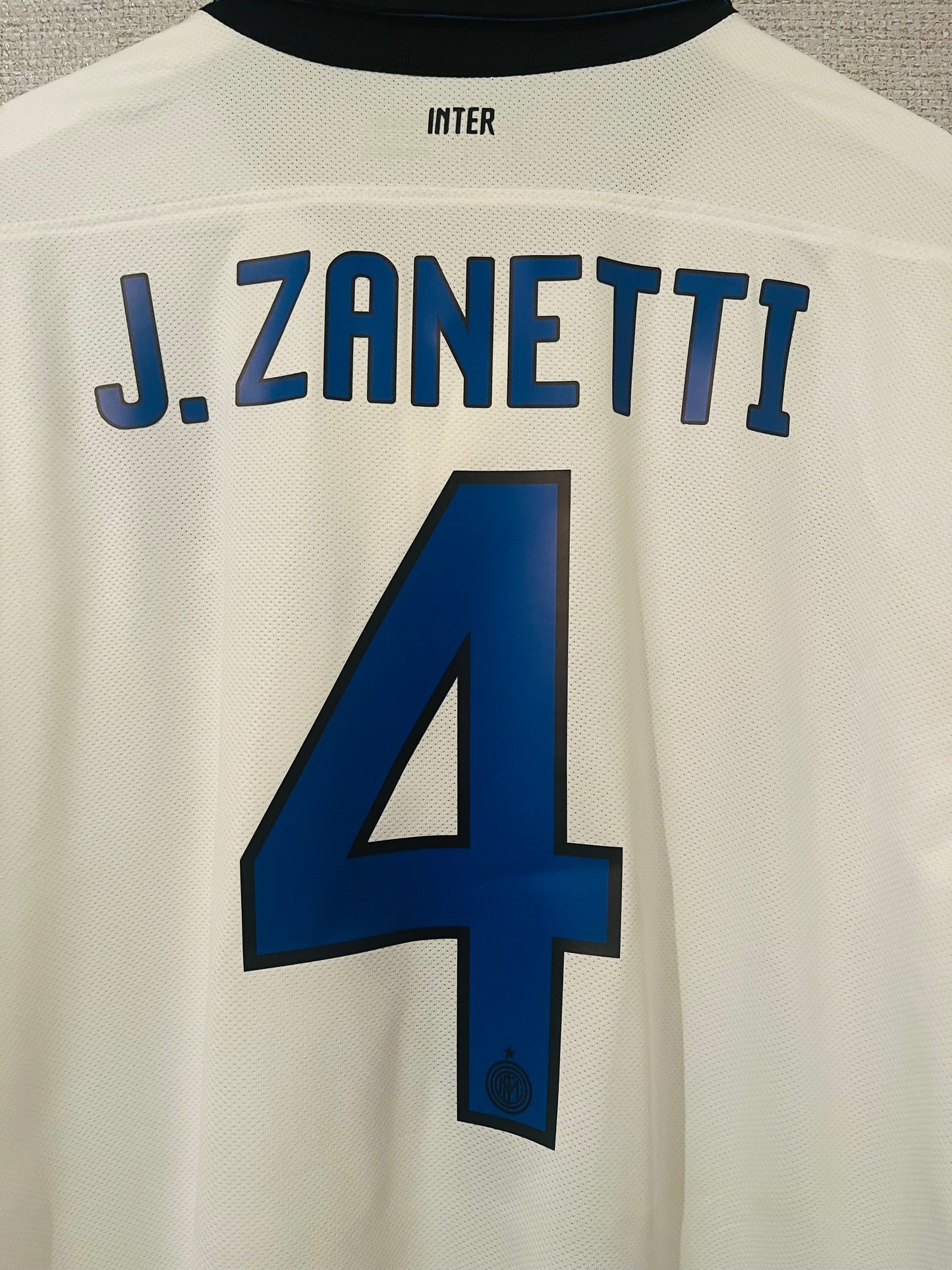 Inter Milan away football shirt
2011/12 Zanetti XL