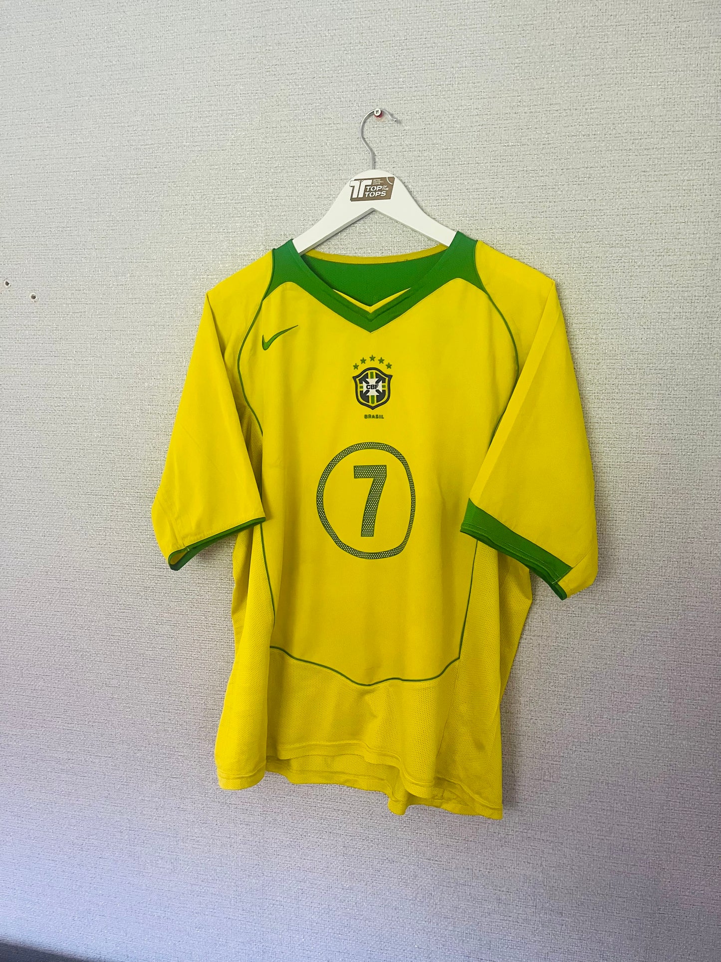 Brazil home football shirt
2004/06 Adriano Large